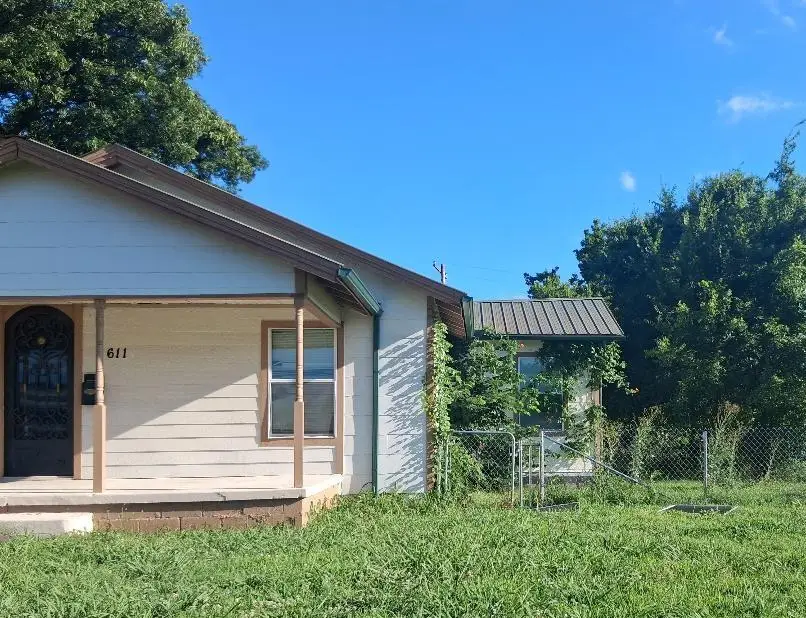 611 W Strothers Avenue, Seminole, OK 74868 - #2