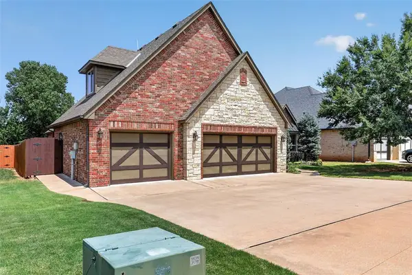 2501 Semillon Way, Edmond, OK 73012