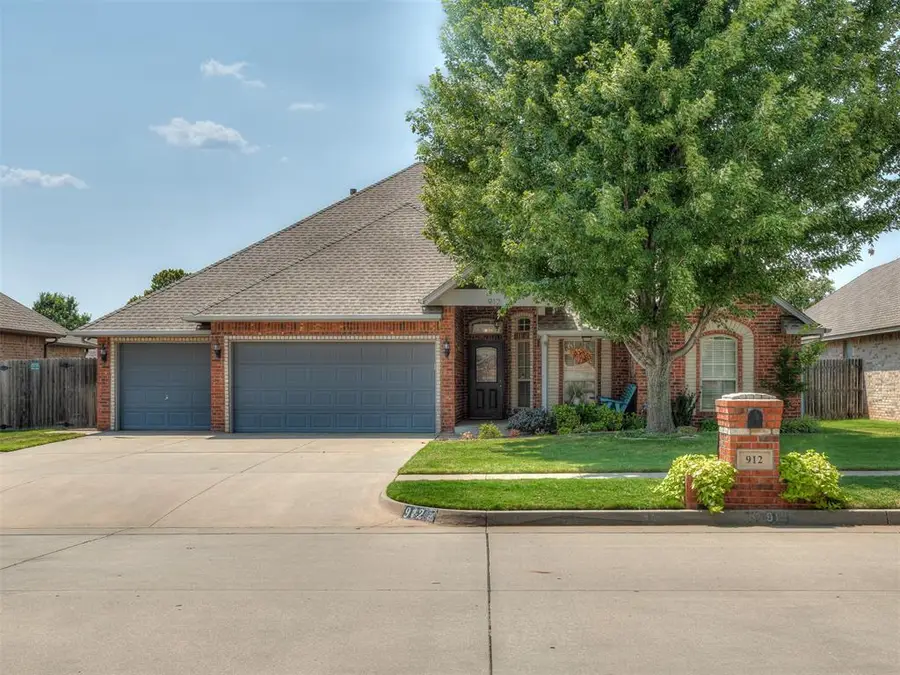 912 Regal Road, Yukon, OK 73099 - #3