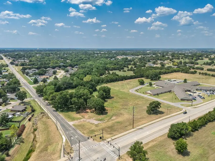 1601 N Bryan Avenue, Shawnee, OK 74804 - #2