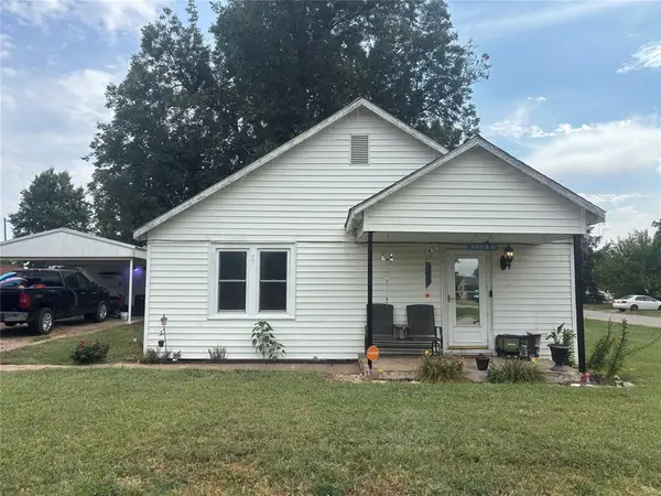 1224 Kaw Street, Perry, OK 73077