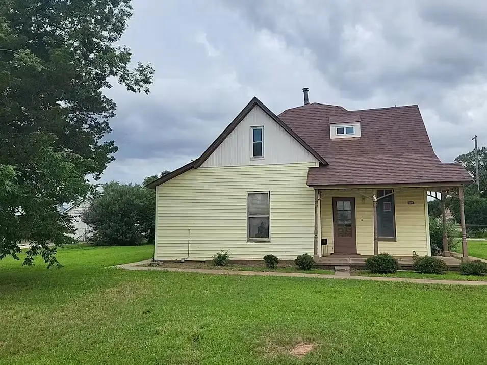 700 S Cimarron Street, Hennessey, OK 73742 - #1