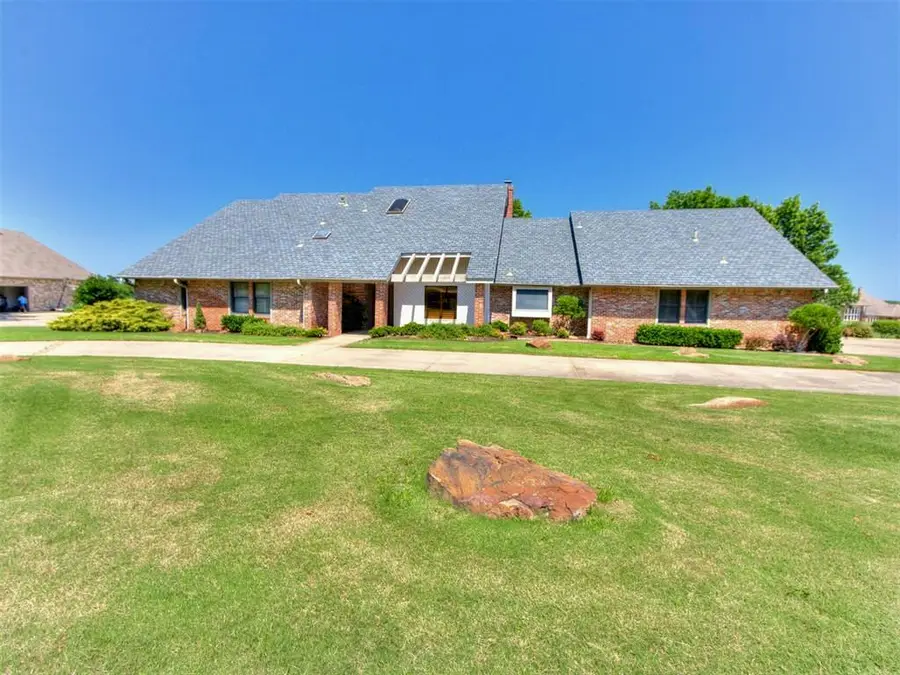 9 Country Club Road, Shawnee, OK 74801 - #3