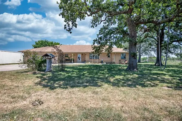 12720 N Highway 99 Road, Maud, OK 74854