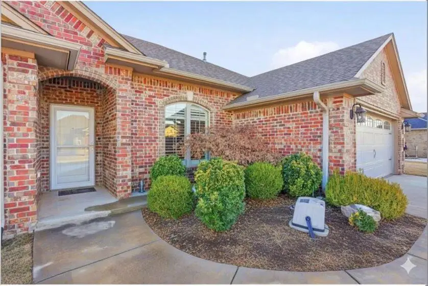 912 Stephanie Lane, Altus, OK 73521 - #2