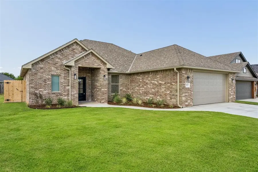 209 NW Pine Avenue, Cache, OK 73527 - #2