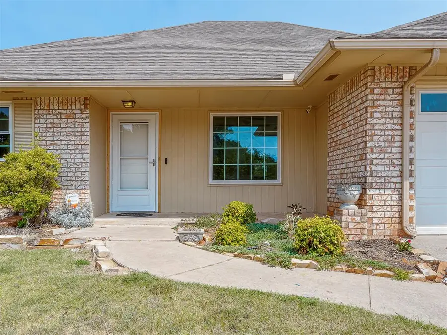 1520 Winding Creek Road, Moore, OK 73160 - #3
