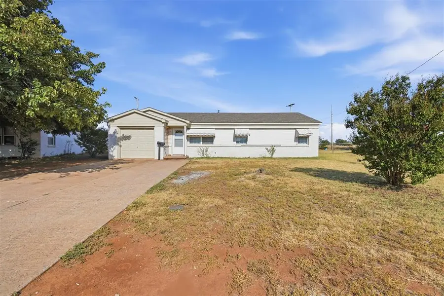 1072 Elk Street, Altus, OK 73521 - #2