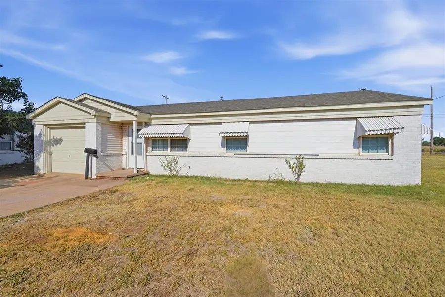 1072 Elk Street, Altus, OK 73521 - #3