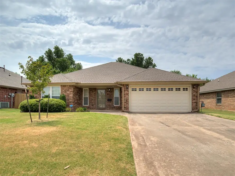 704 E Linden Lane, Mustang, OK 73064 - #2