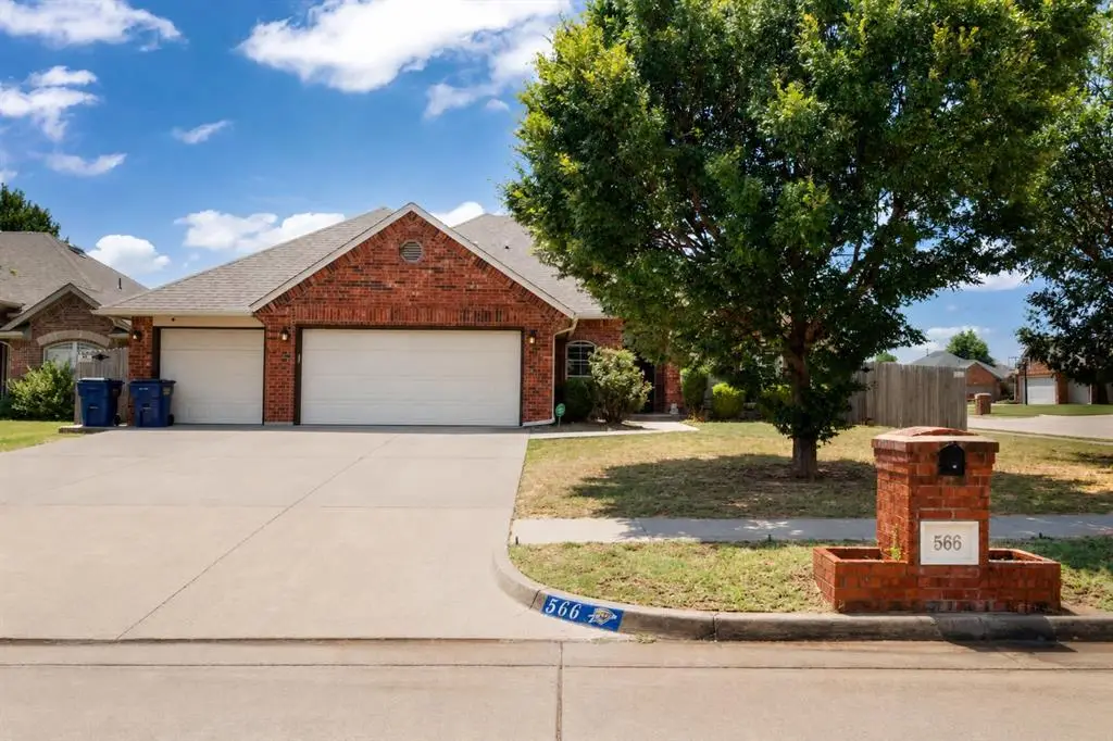 566 W Hunters Court Way, Mustang, OK 73064 - #1
