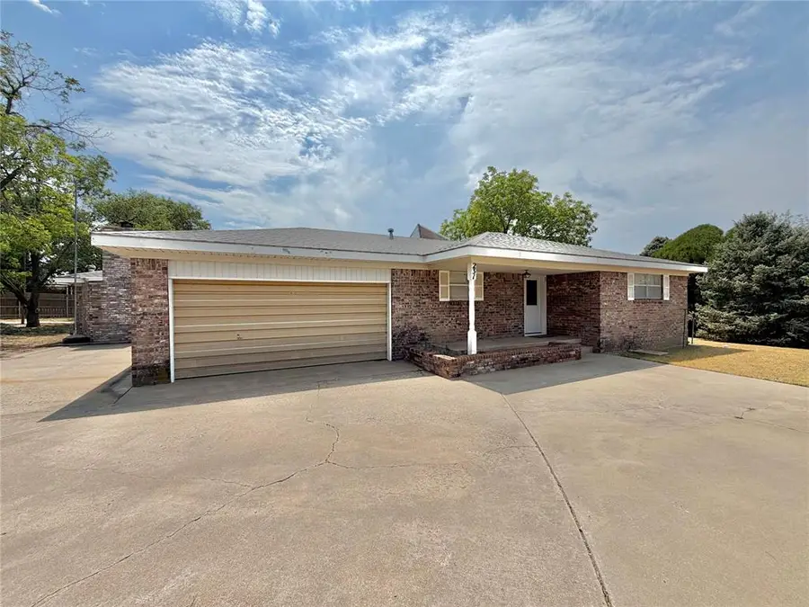 231 Circle Drive, Guymon, OK 73942 - #2