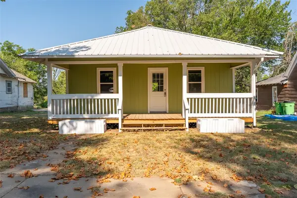 123 S 9th Street, Okemah, OK 74859