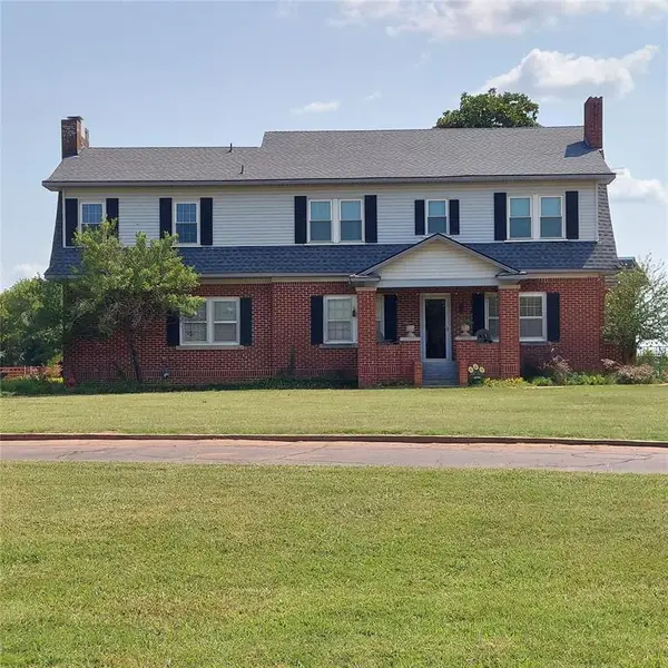 2121 W 15th Street, Chandler, OK 74834