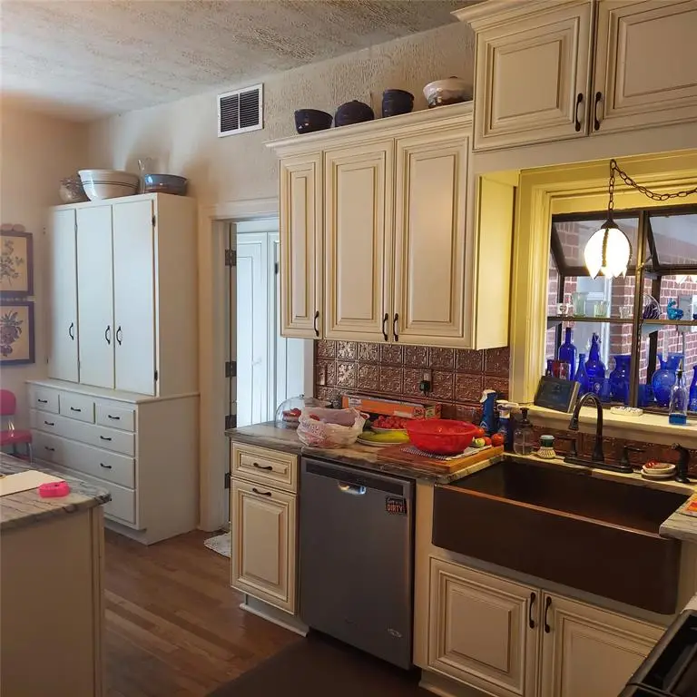 2121 W 15th Street, Chandler, OK 74834 - #3
