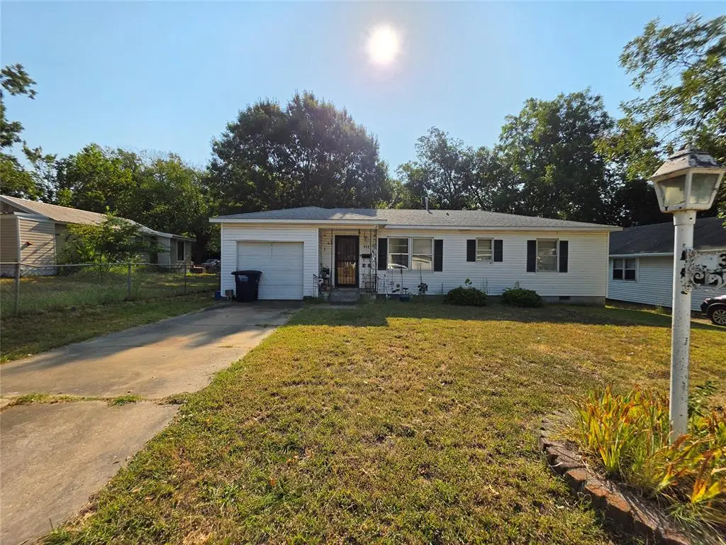311 N Roosevelt Avenue, Shawnee, OK 74801 - #1