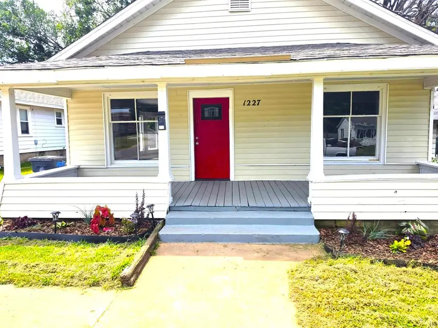 1227 E 11th Street, Shawnee, OK 74801 - #2