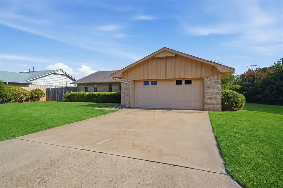 500 Sequoyah Lane, Altus, OK 73521 - #2
