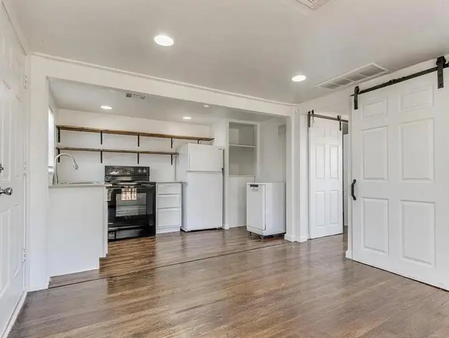 1112 N Ross Avenue, Oklahoma City, OK 73107 - #2