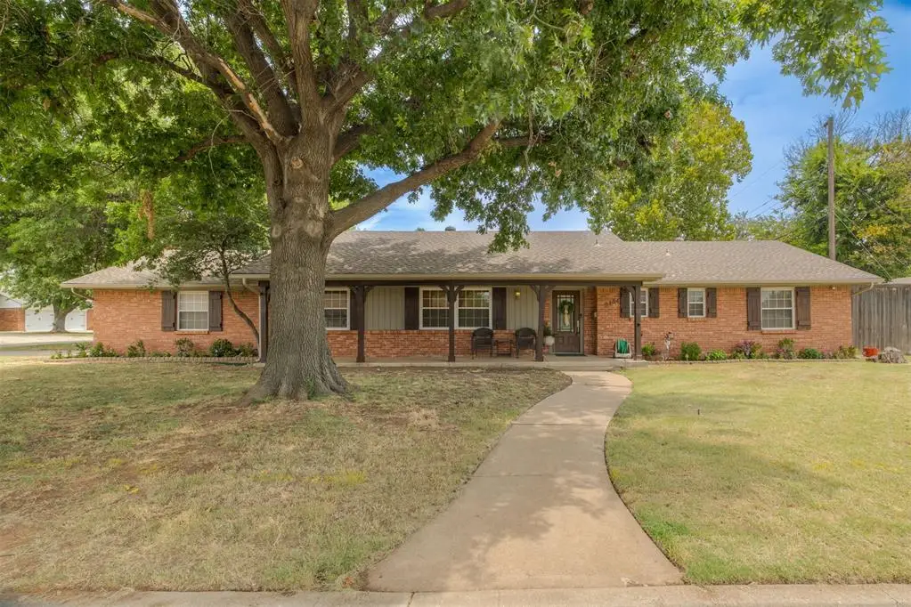 9404 N Lakeshore Drive, Oklahoma City, OK 73120 - #1