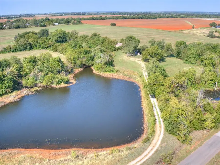 215 N Cemetery Road, Tuttle, OK 73089 - #2