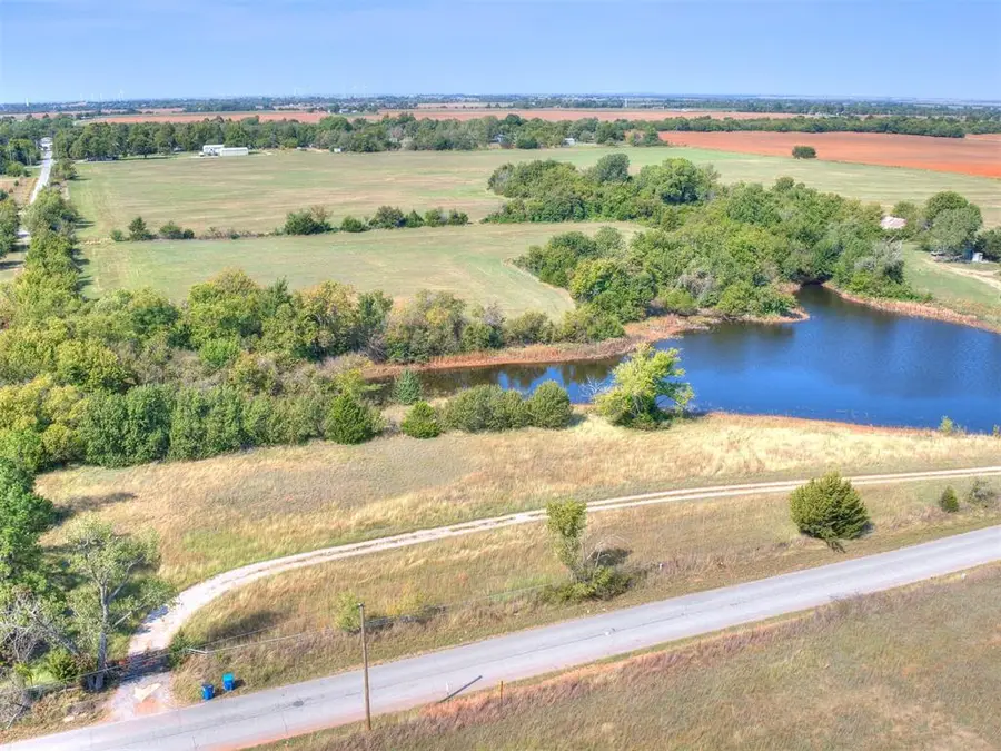 215 N Cemetery Road, Tuttle, OK 73089 - #3