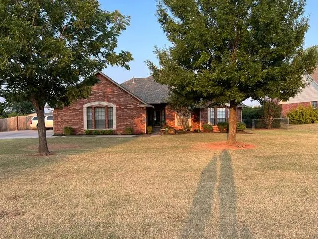 900 Grandview Road, Tuttle, OK 73089 - #2