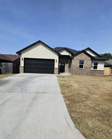 217 N Morgan Drive, Moore, OK 73160 - #2