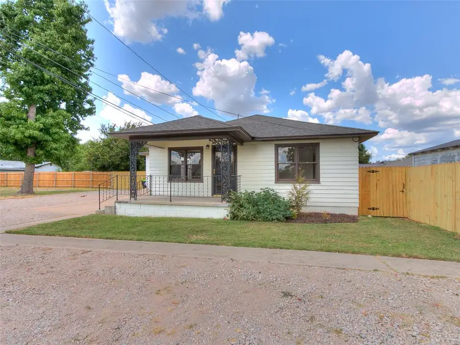 906 W Ridgewood Street, Shawnee, OK 74801 - #2