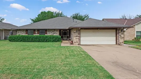 2013 Tanglewood Drive, Edmond, OK 73013