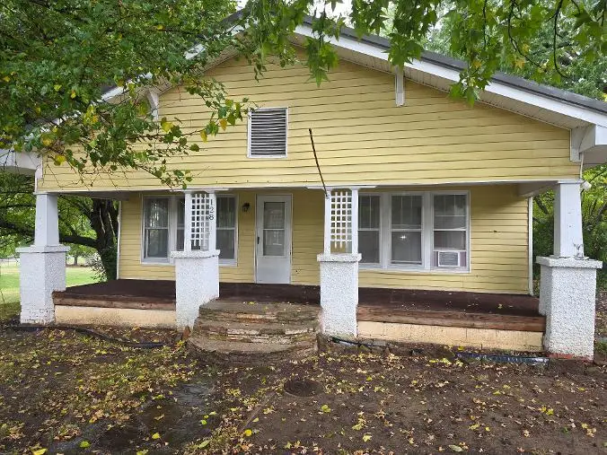 128 S 4th Street, Okemah, OK 74859 - #1