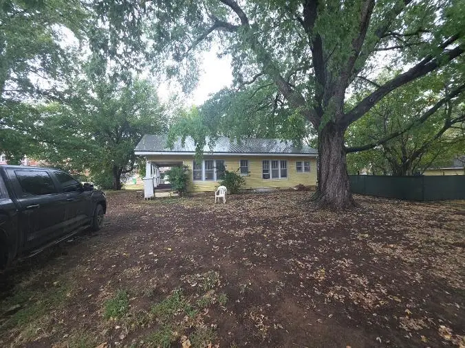128 S 4th Street, Okemah, OK 74859 - #3