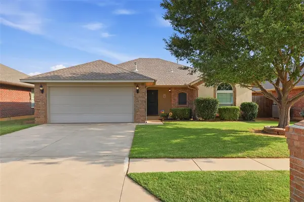 604 Apple Tree Lane, Moore, OK 73160