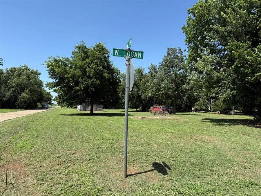 912 W Logan Avenue, Guthrie, OK 73044 - #2