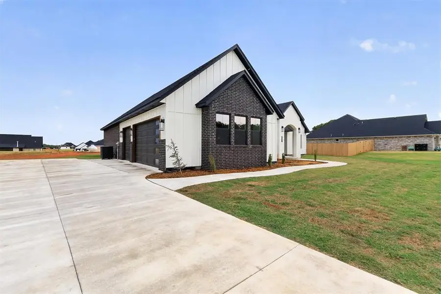 2447 Wolf Creek Bend, Blanchard, OK 73010 - #2