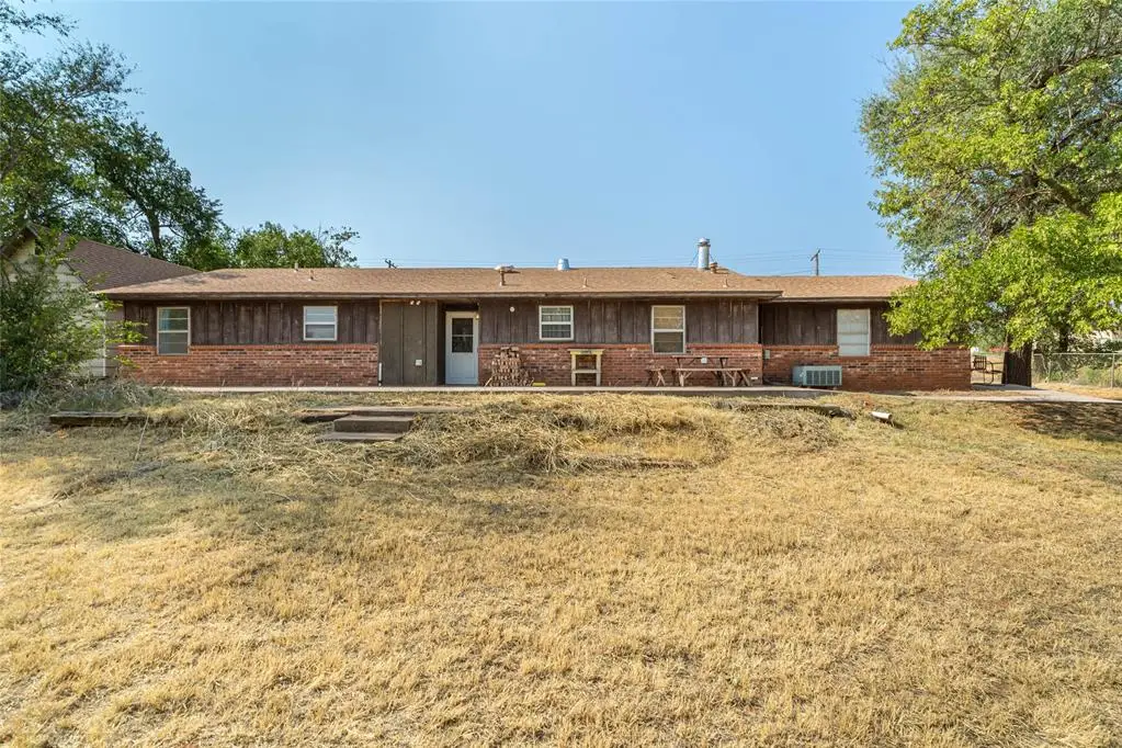 903 B Street, Arapaho, OK 73620 - #1