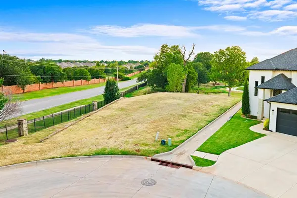 465 Saint Claire Drive, Edmond, OK 73025