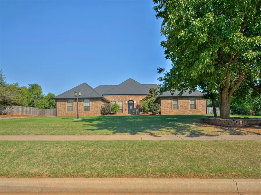 1423 E Twin Brook Terrace, Mustang, OK 73064 - #3