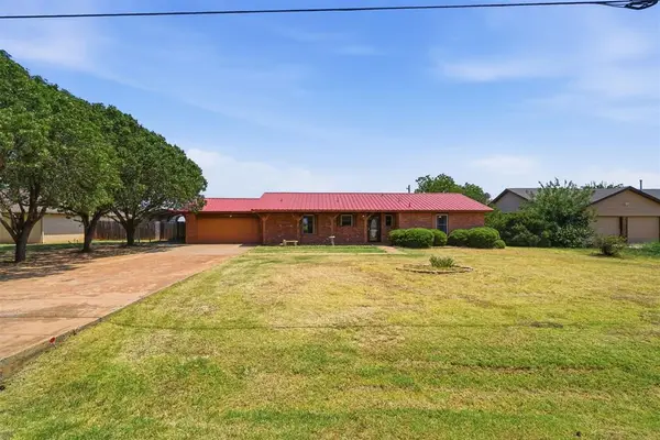 3300 N Park Lane, Altus, OK 73521