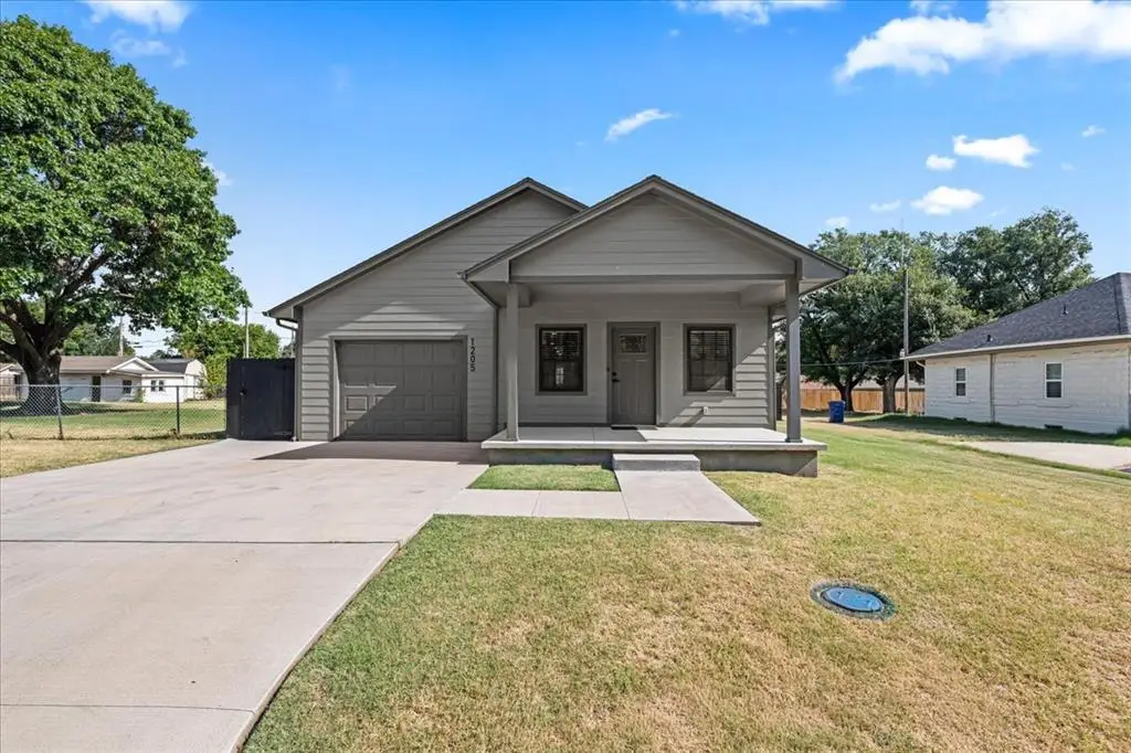 1205 E Oak Street, El Reno, OK 73036 - #1