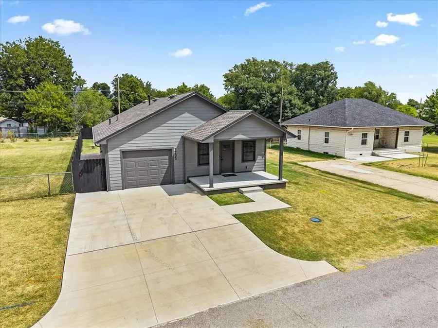 1205 E Oak Street, El Reno, OK 73036 - #2
