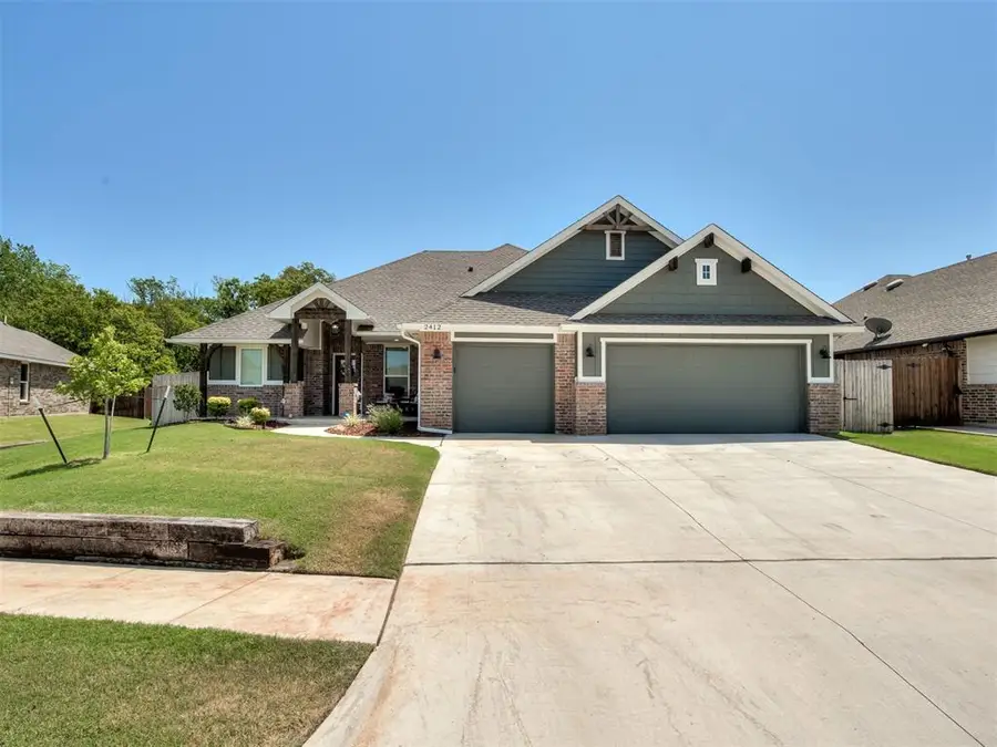 2412 Creek Side Circle, Moore, OK 73160 - #2