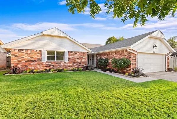 704 Mabel C Fry Boulevard, Yukon, OK 73099
