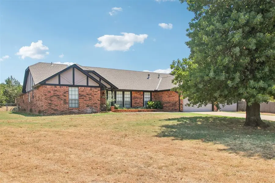 812 Dripping Springs Drive, Edmond, OK 73034 - #3