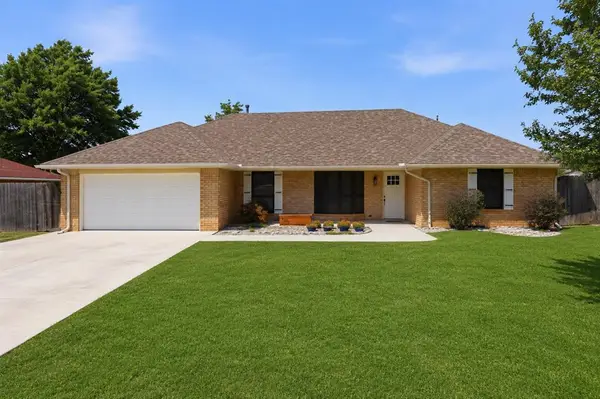 905 NW 33rd Street, Moore, OK 73160