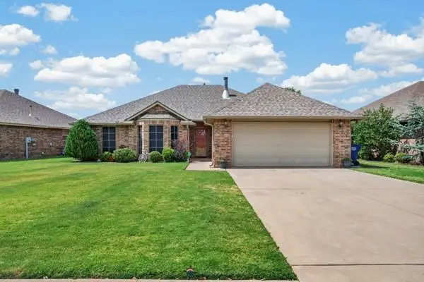1221 W Johnathan Way, Mustang, OK 73064