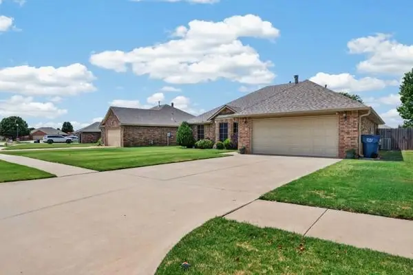 1221 W Johnathan Way, Mustang, OK 73064 - #3
