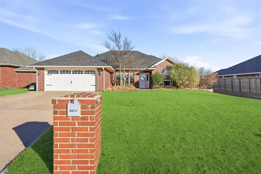 3208 Peacock Lane, Altus, OK 73521 - #3