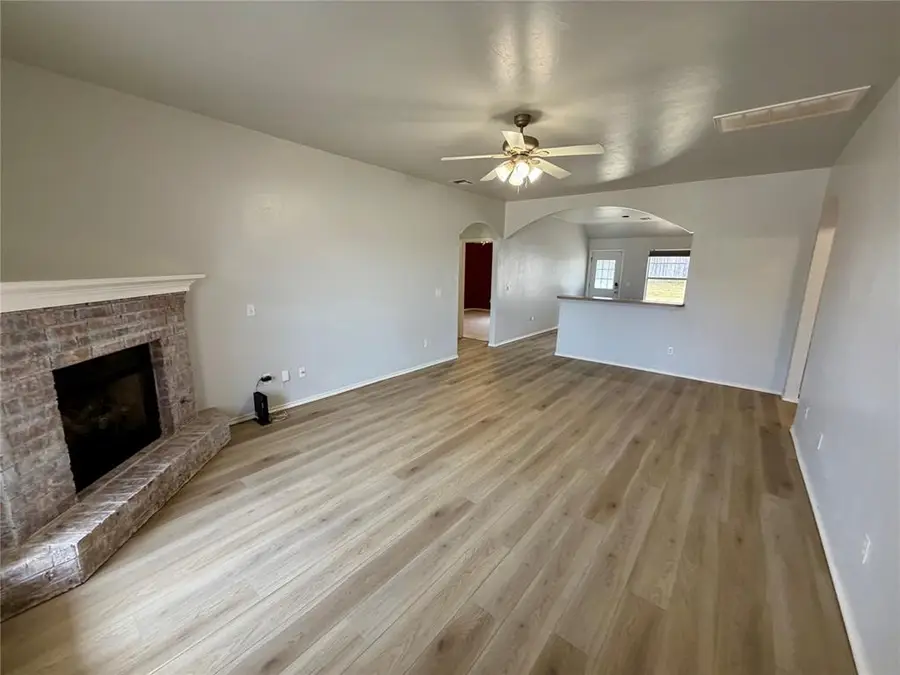 328 S Castle Ridge Lane, Mustang, OK 73064 - #2