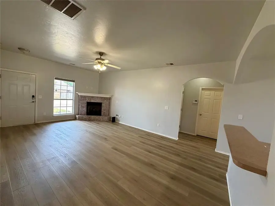 328 S Castle Ridge Lane, Mustang, OK 73064 - #3
